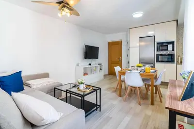 Una cocina o zona de cocina en Apartamento a 500m de la Judería con Parking