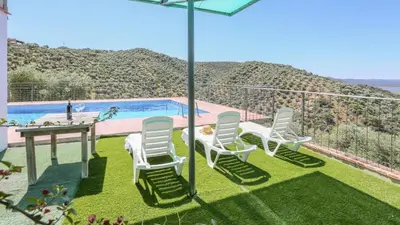 Piscina en o cerca de Casa Rural Bellas Vistas Ildefonso La Puebla de Los Infantes by Ruralidays