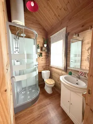 Un baño de Charming Villa in Setenil de las Bodegas with Private Pool