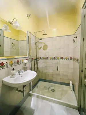 Un baño de Carmona Center Apartment
