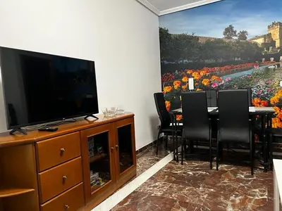 Una televisión o centro de entretenimiento en GRACIA