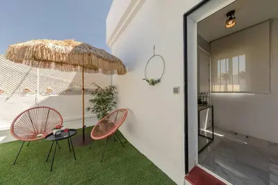 Un patio o zona al aire libre en AvantiStays Alameda Sky Terrace, DISFRUTALO