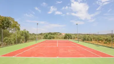 Instalaciones para jugar a tenis o squash en El Pinar La Puebla de Los Infantes by Ruralidays o alrededores
