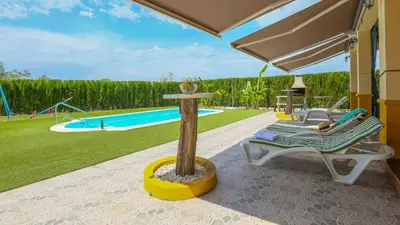 Piscina en o cerca de Villa Sara La Puebla de Los Infantes by Ruralidays