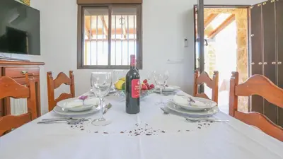 Una televisión o centro de entretenimiento en Bellas Vistas Ana Rodriguez Sosa La Puebla de Los Infantes by Ruralidays