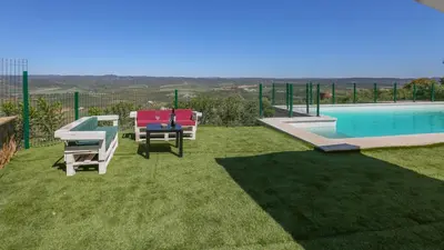 Piscina en o cerca de Bellas Vistas Ana Rodriguez Sosa La Puebla de Los Infantes by Ruralidays
