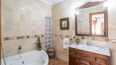 Un baño de Villa el Señorío Alameda by Ruralidays