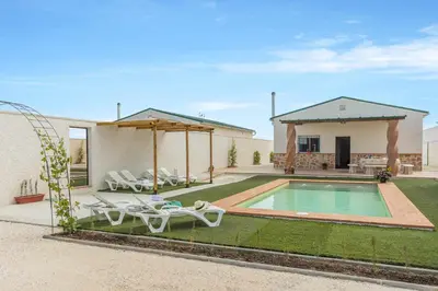 Piscina en o cerca de Casa Rural María – Lantejuela