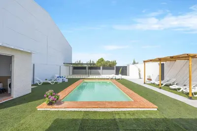 Piscina en o cerca de Casa Rural María – Lantejuela
