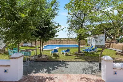 Piscina en o cerca de Casa rural Dehesa de las Yeguas