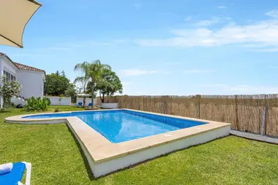 Piscina en o cerca de Casa rural Dehesa de las Yeguas