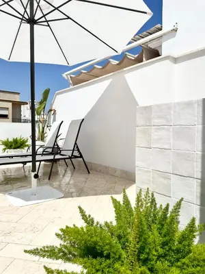 Plano de Apartamento dúplex con piscina privada en terraza