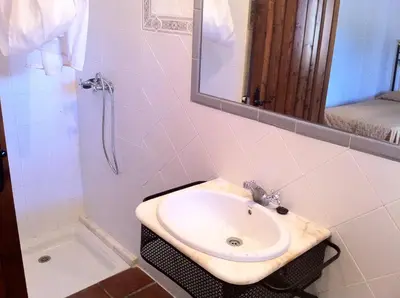 Un baño de Cortijo Charcollana