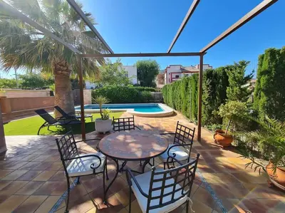 Piscina en o cerca de Casa con piscina privada de agua salada