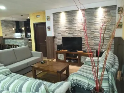 Una televisión o centro de entretenimiento en Casa El Albero (Torcal-Caminito del Rey)