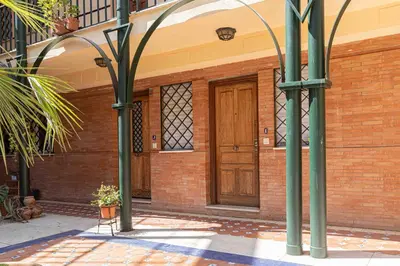 Fachada o entrada de En Patio sevillano Alameda-Isla Magica