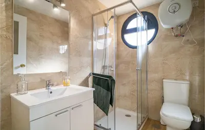 Un baño de Amazing Apartment In Carmona With Wifi