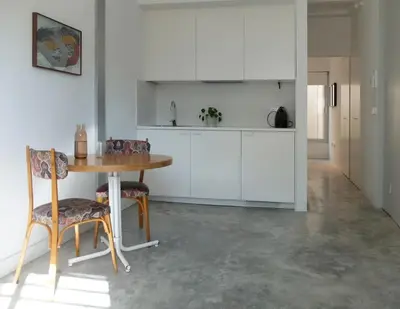 Una cocina o zona de cocina en Design Apartment near City Center, Cool popular neighborhood