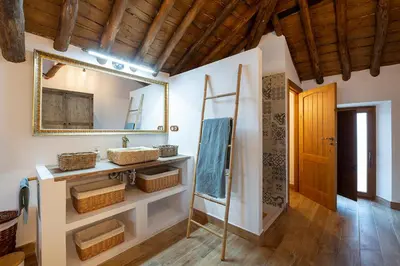 Un baño de Pintoresco Alojamiento Rural La Camarilla