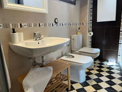 Un baño de Casa Remanso de la Judería