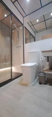 Un baño de ACC Vergara centro Parking cercano