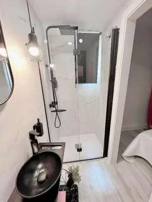 Un baño de Apartamento Deluxe Lineros 34 con parking a 150 mts
