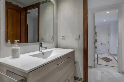 Un baño de Apto Flor del Olivo- Parking