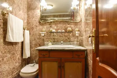 Un baño de room Martinez