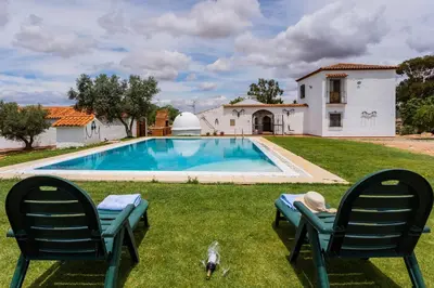 Piscina en o cerca de Casa Rural Finca Las Picazas