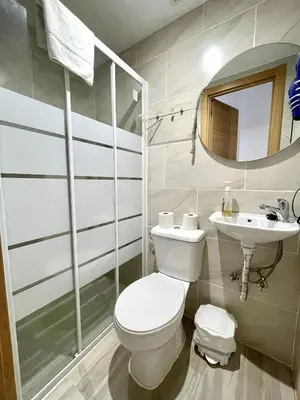 Un baño de Alojamientos La Noria de la Albolafia