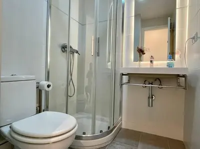 Un baño de Geysotur La Victoria