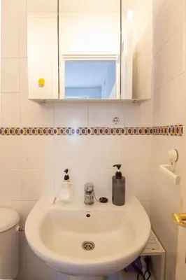 Un baño de RentalSevilla Joaquín Costa
