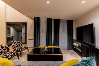 Una televisión o centro de entretenimiento en Luxury loft en el centro