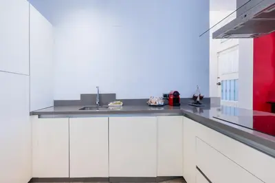 Una cocina o zona de cocina en Panther Home Alfalfa