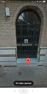 Certificado, premio, señal o documento que está expuesto en Apartamento en Sevilla