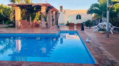 Piscina en o cerca de La Casita del Cactus - Casa de campo con piscina
