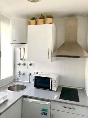 Una cocina o zona de cocina en Alcalá zona Centro