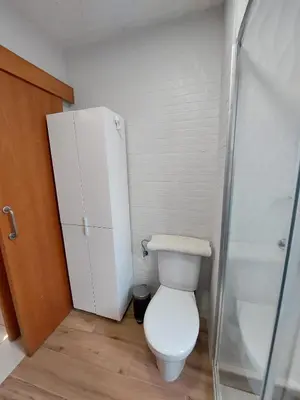 Un baño de San Pagés 3BR Apartment