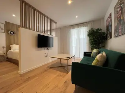 Una televisión o centro de entretenimiento en villa jontoya 2