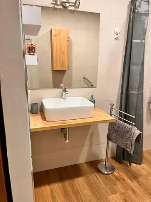 Un baño de Apartamentos El PELIGRO 2 LAHIVE