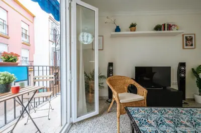 Una televisión o centro de entretenimiento en Muro de los Navarros Suite Apartment