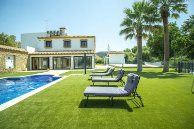 Piscina en o cerca de Cortijo San Antonio de Trejo