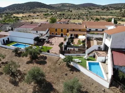 Piscina en o cerca de CASA RURAL SOLARIEGA DE LABRANZA