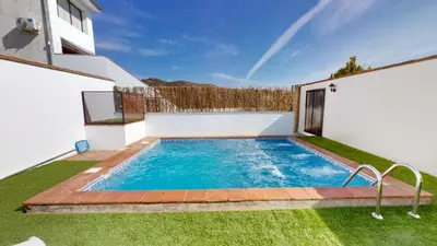 Piscina en o cerca de CASA RURAL SOLARIEGA DE LABRANZA