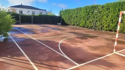 Instalaciones para jugar a tenis o squash en Los Candiles o alrededores