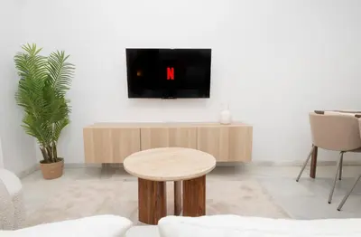 Una televisión o centro de entretenimiento en Las Columnas de Hércules - Great location!
