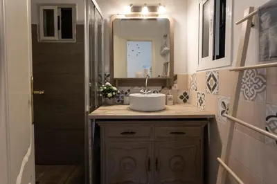 Un baño de WISH SUITE SANTA CLARA DE SEVILLA
