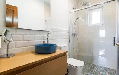 Un baño de 4 Bedroom Beautiful Home In Periana