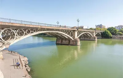 Vista de un río cerca de este apartamento