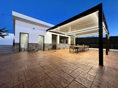 Un balcón o terraza de La Villa de Alba - Casa Rural en Montefrío